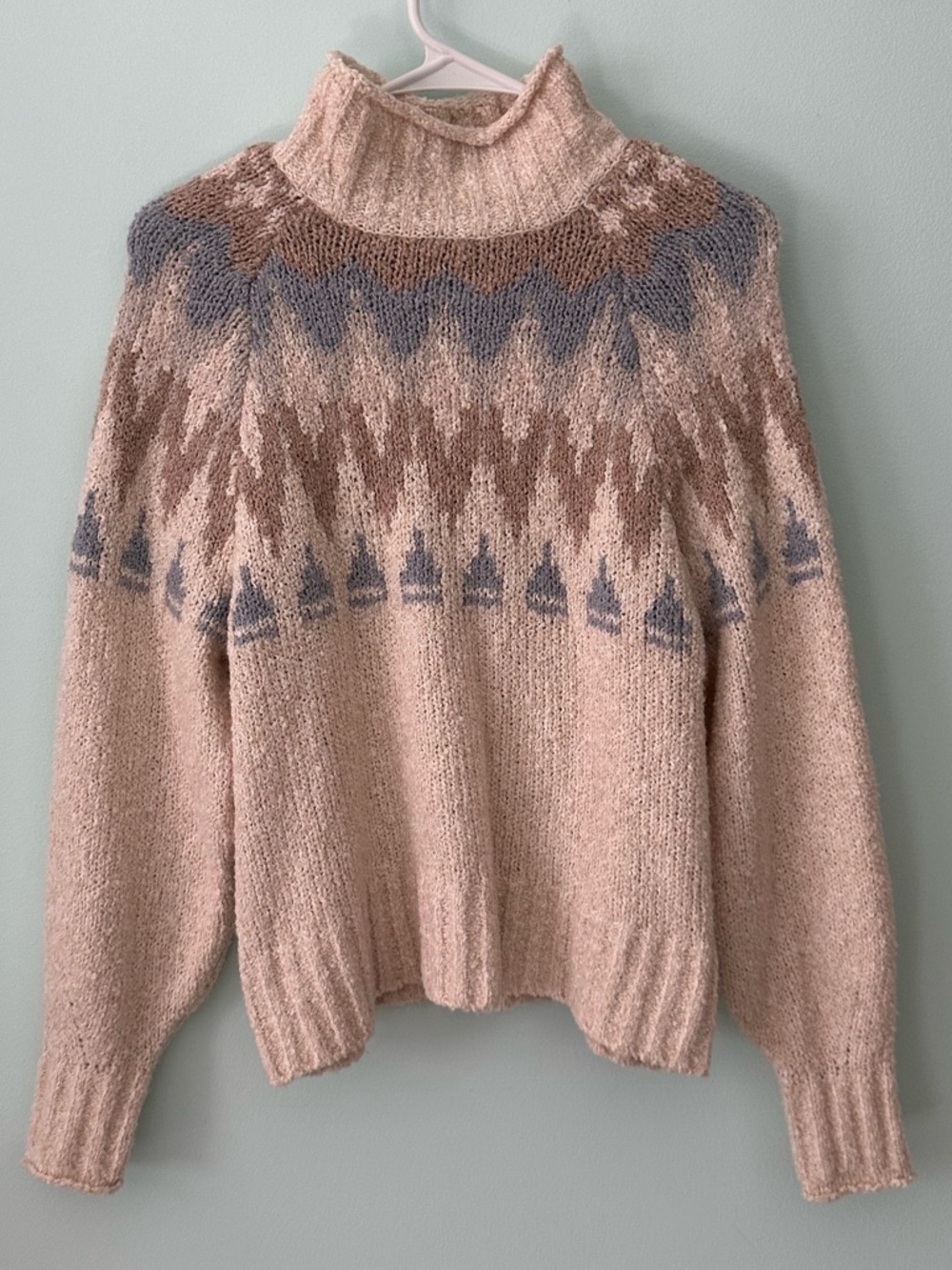 Cozy Patterned Turtleneck Sweater - Cream and Brown